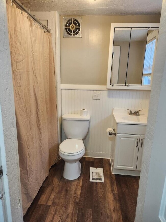 Building Photo - 200 Gold Ave NW