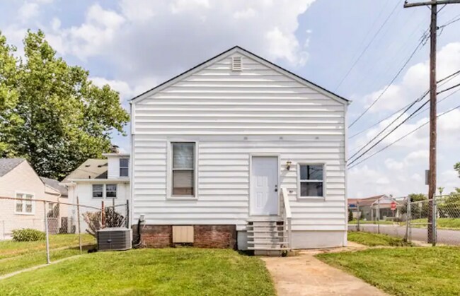 Building Photo - Furnished Germantown Charmer- available for 1-3 month stays!