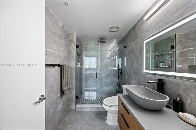 Building Photo - 1861 NW S River Dr