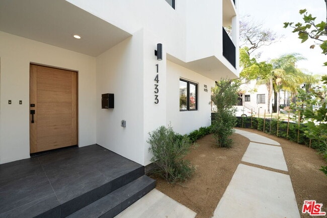 Building Photo - 1433 S Crescent Heights Blvd