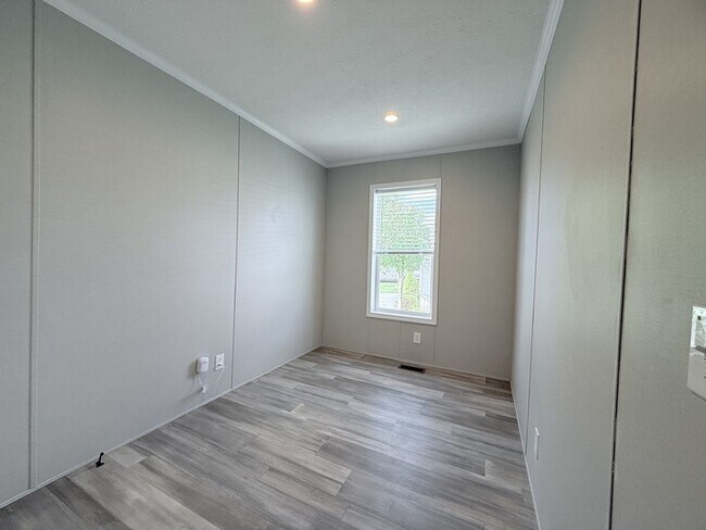 Building Photo - 29811 W Essex Ct