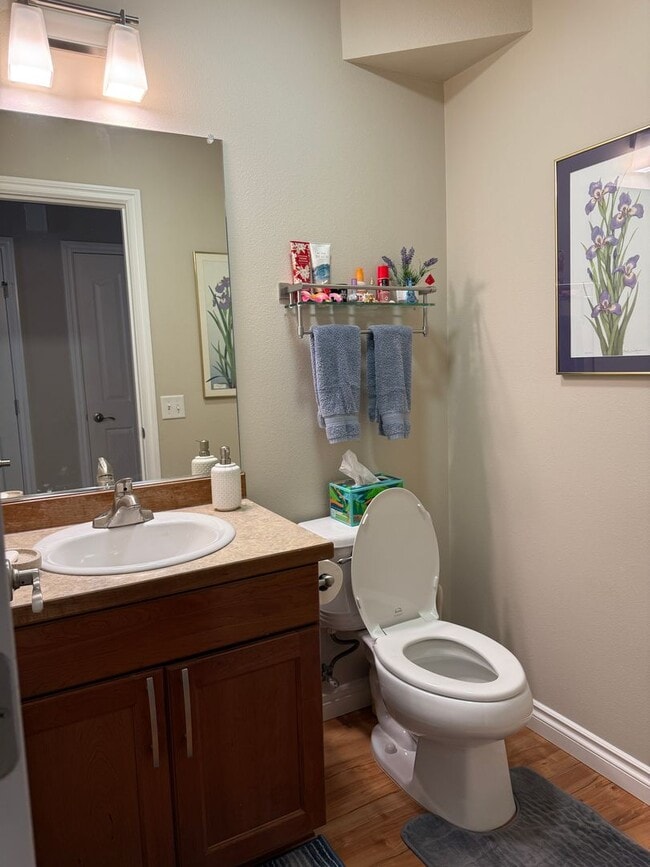 Building Photo - Lovingly Maintained East Anchorage Home wi...