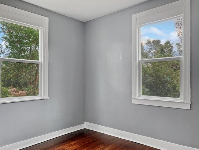 Building Photo - 2002 Shirley Ave