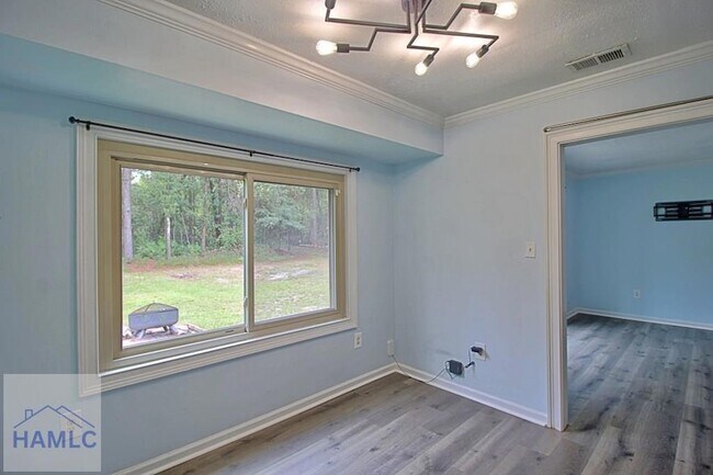 Building Photo - 1062 Kelly Dr