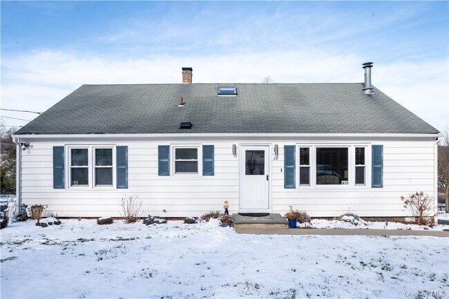 Building Photo - 48 Quaker Hill Rd