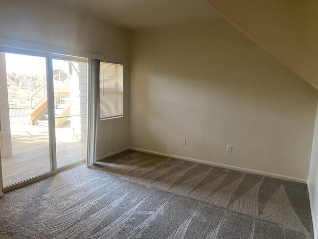 Building Photo - 2541 S Bahama Cir