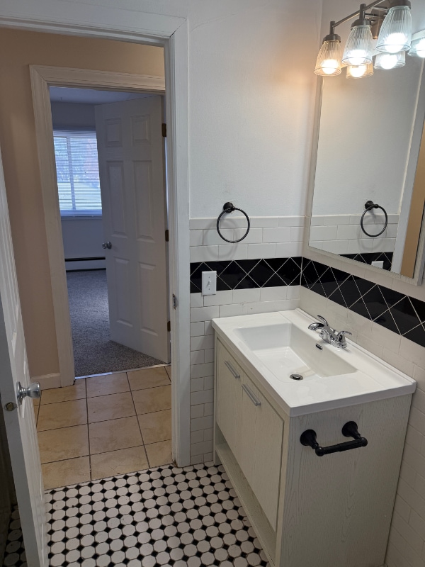 Building Photo - 3829 Lake Dr