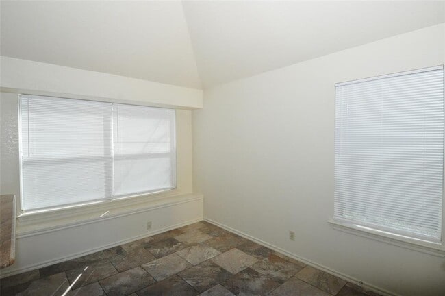 Building Photo - 17007 Simsbrook Dr