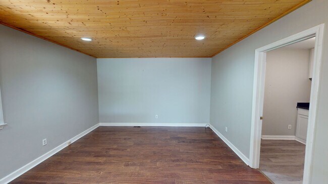 Building Photo - Cottage Style Home in Pinehurst $500 OFF 1...