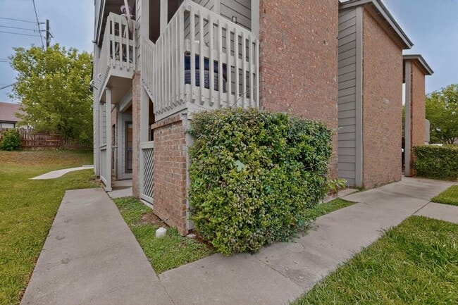 Building Photo - 11306 Nicole Cove