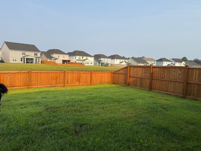 Building Photo - 107 Crosscut Ln