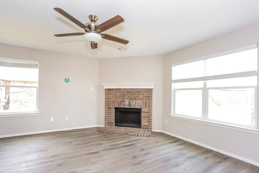 Building Photo - 1627 Dream Catcher Way