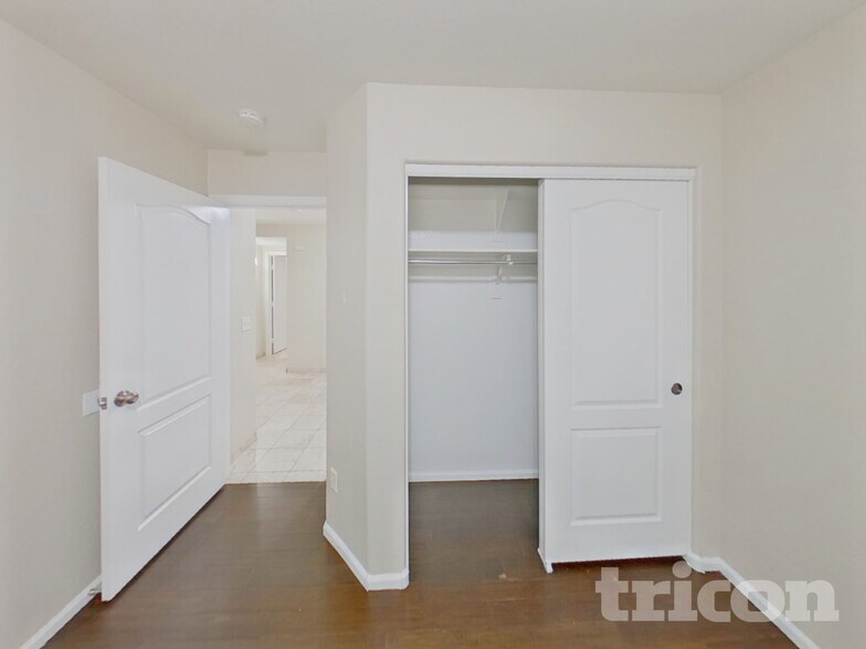 Building Photo - 42028 W Sunland Dr