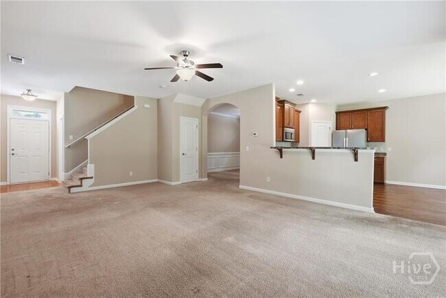 Building Photo - 380 Summer Hill Way
