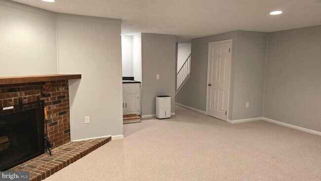 Building Photo - 5987 Clerkenwell Ct