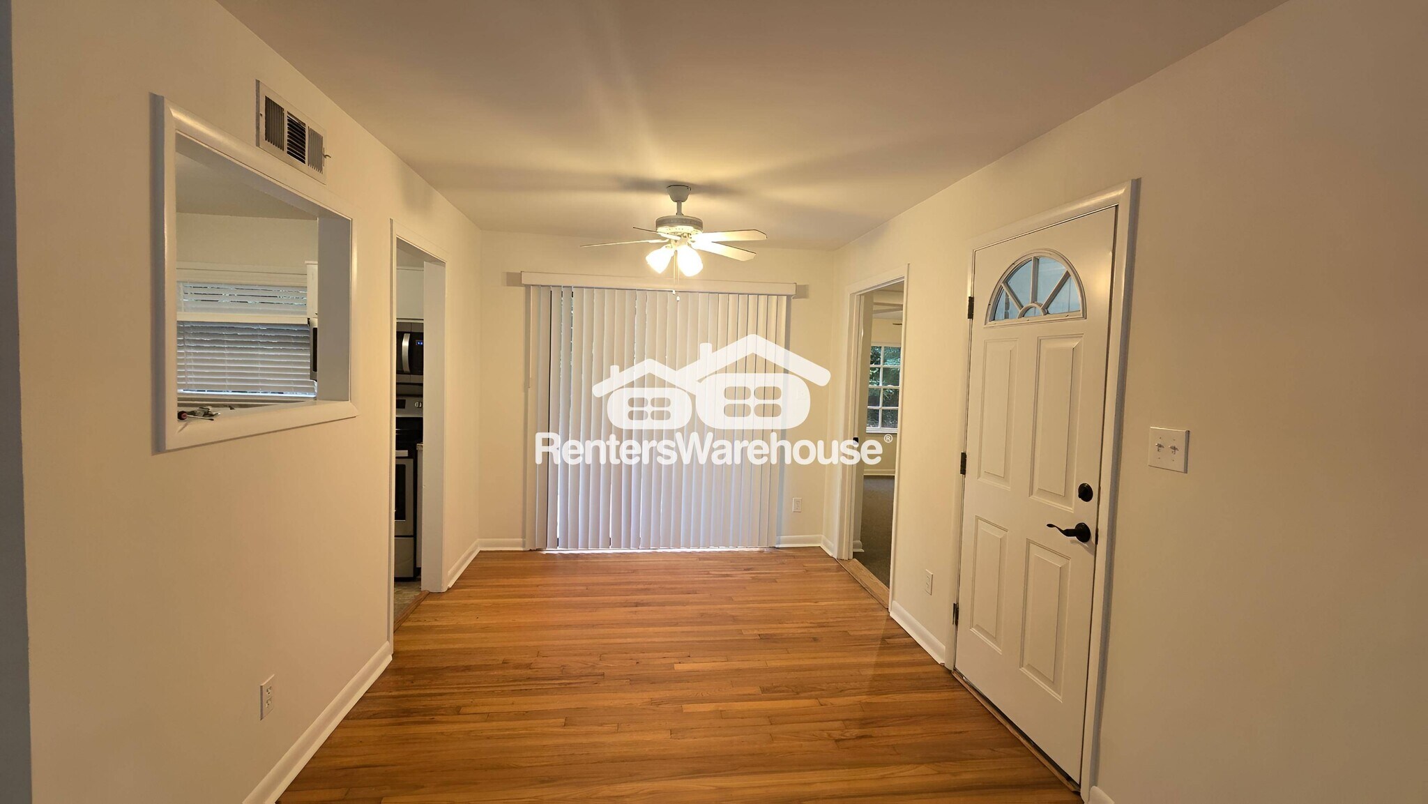 Building Photo - 1108 Greenbriar Cir
