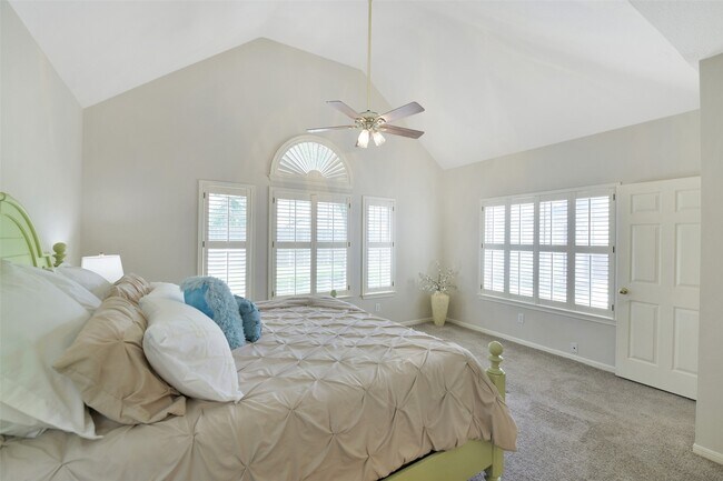 Building Photo - 12911 Bristol Berry Dr