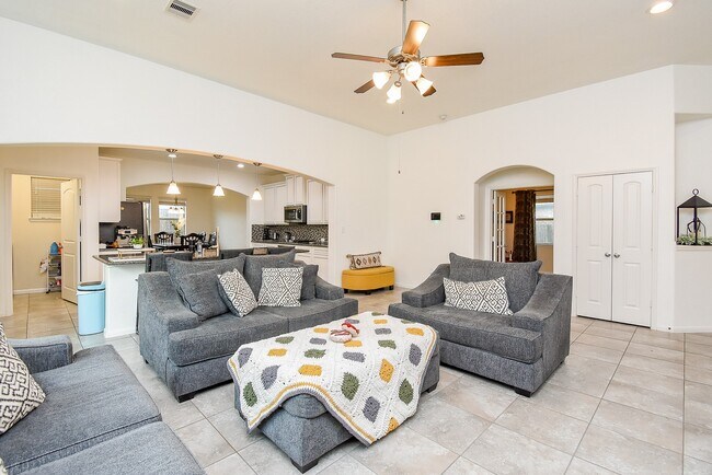 Building Photo - 12447 Girasole Ct