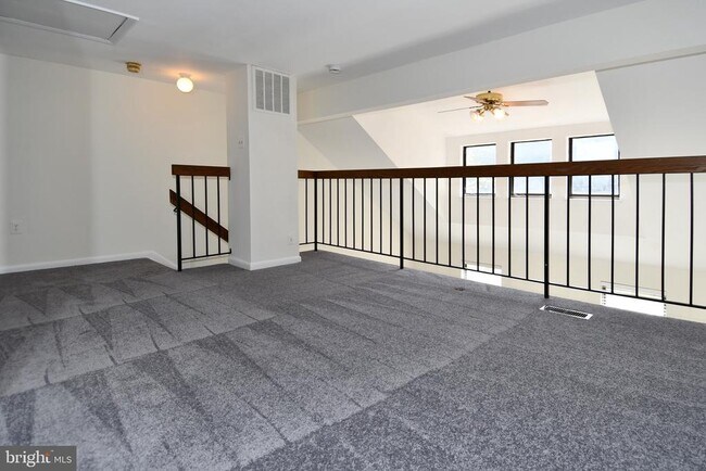 Building Photo - 5175 King Charles Way