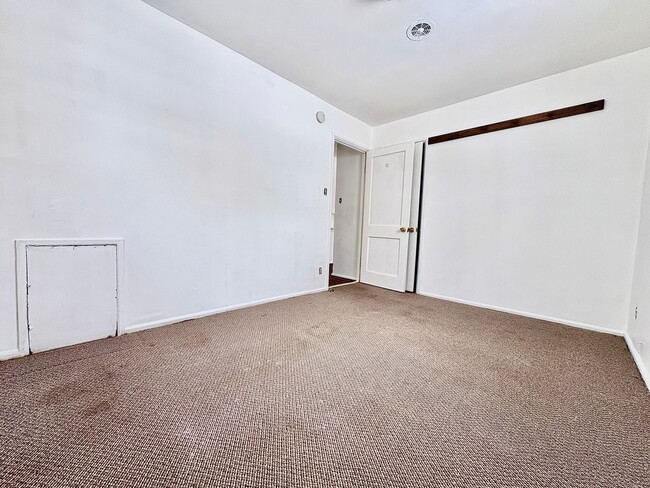 Building Photo - 429 S 28th St