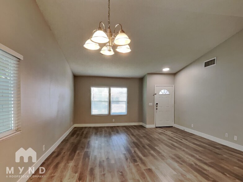 Building Photo - 4423 Honeycomb Dr