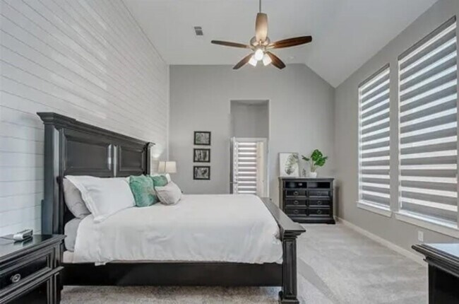 Building Photo - 5307 Streamside Trl