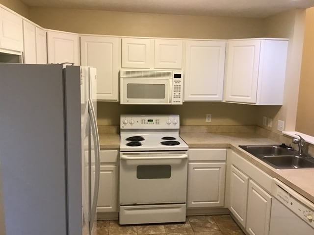 Building Photo - 6758 Cherry Bnd