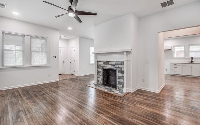 Building Photo - Live Stylishly. Live Comfortably. Live Mem...