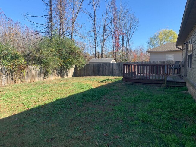Building Photo - 241 Lariat Dr