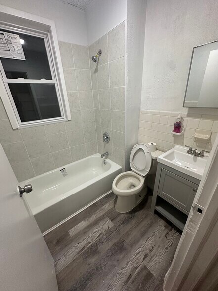 Building Photo - 96 N Essex Ave