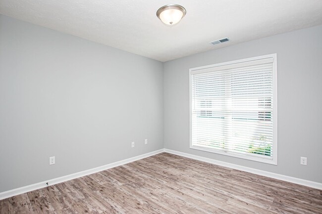 Building Photo - 500 Eagle Pointe Dr