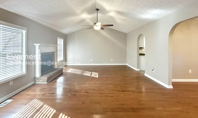 Building Photo - 460 Ward Rd