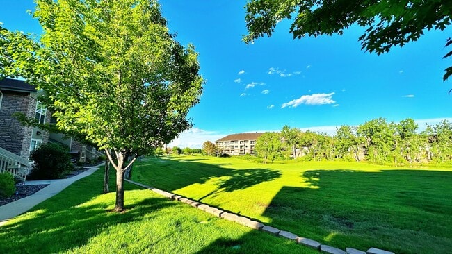 Building Photo - Fantastic Condo 2 Bed 2 Bath with Attached...