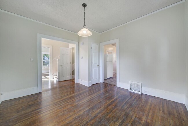 Building Photo - Lovely Two Story, 3 Bedrooms, 2 Bath Home