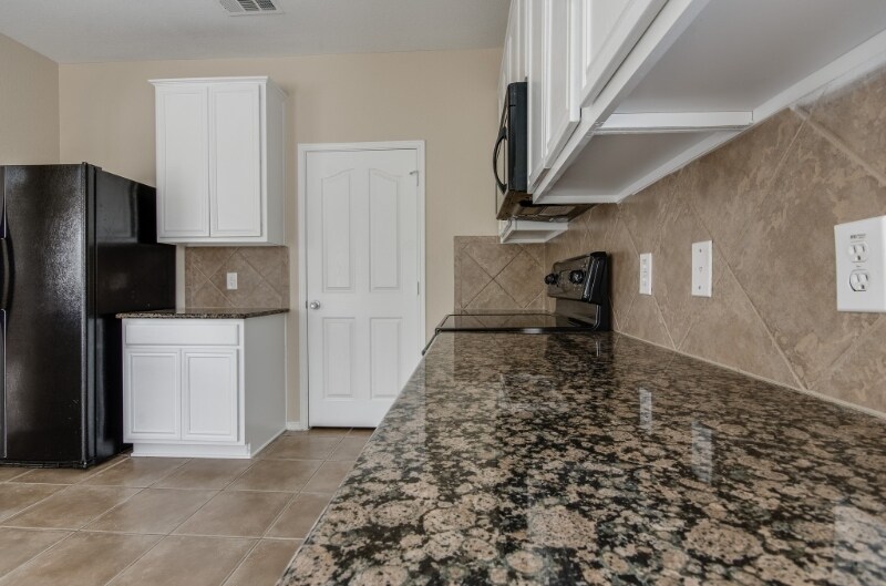 Building Photo - 249 Niagara Falls Dr