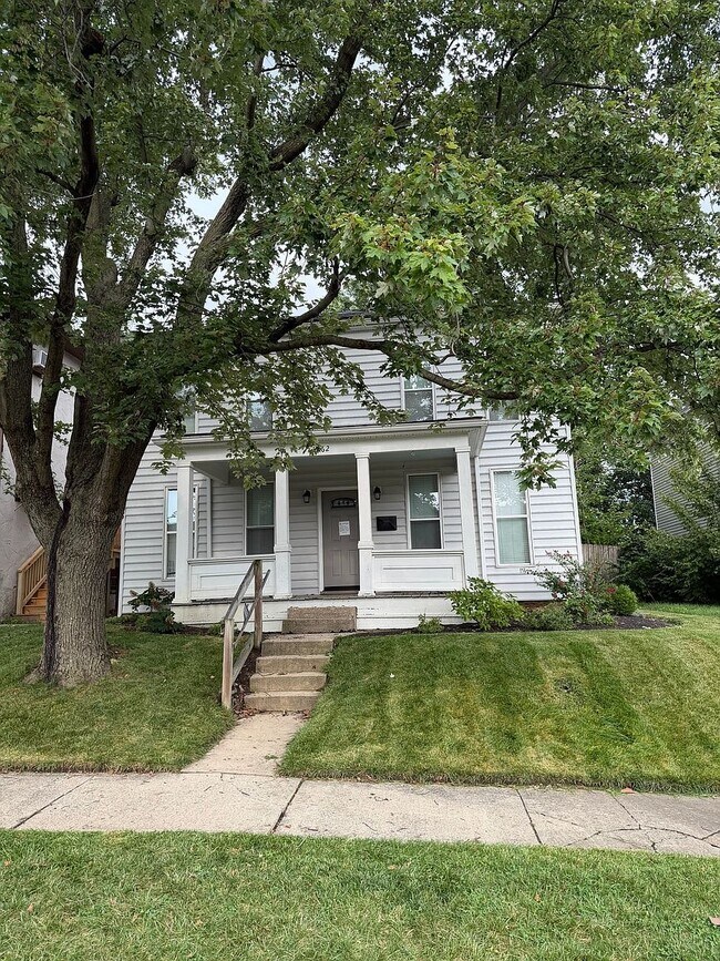 Building Photo - 1262 Indianola Ave