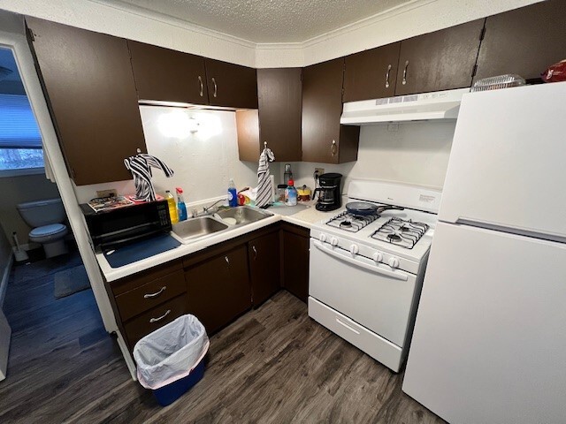 Building Photo - 705 W California Ave