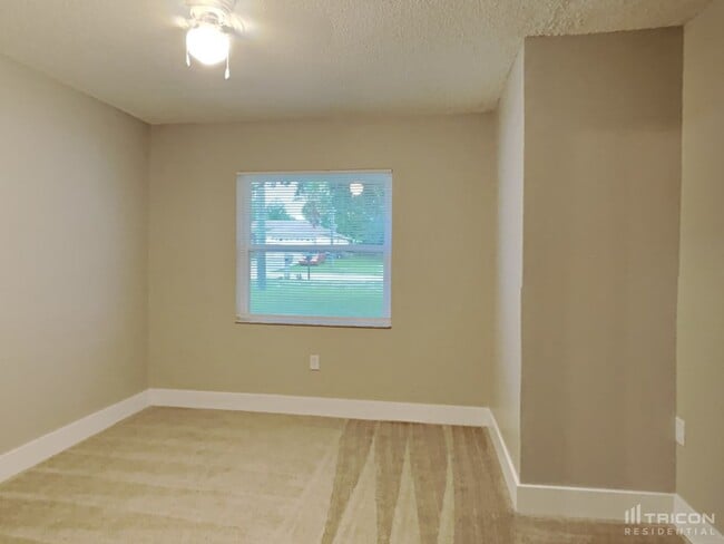 Building Photo - 6623 Freeport Dr