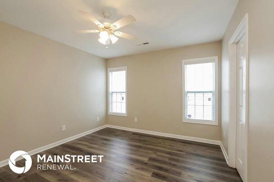 Building Photo - 4817 Fallfield Dr