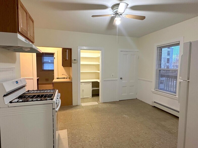 Building Photo - 36 Princeton St