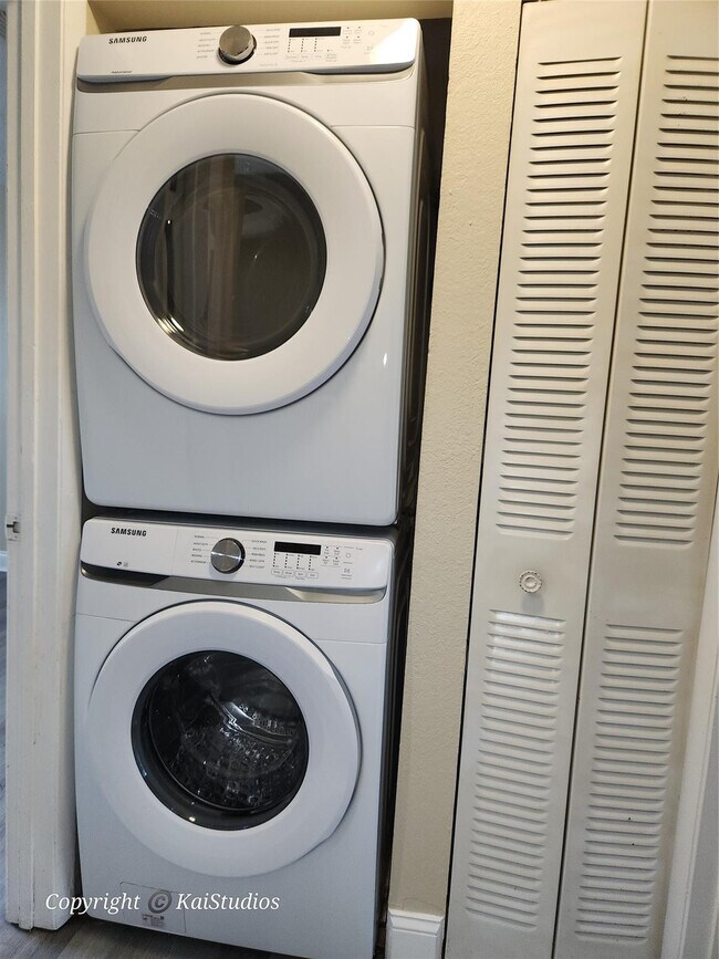 Building Photo - 10293 NW 33rd St