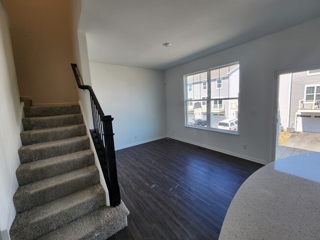 Building Photo - 1033 Atterberg Rd