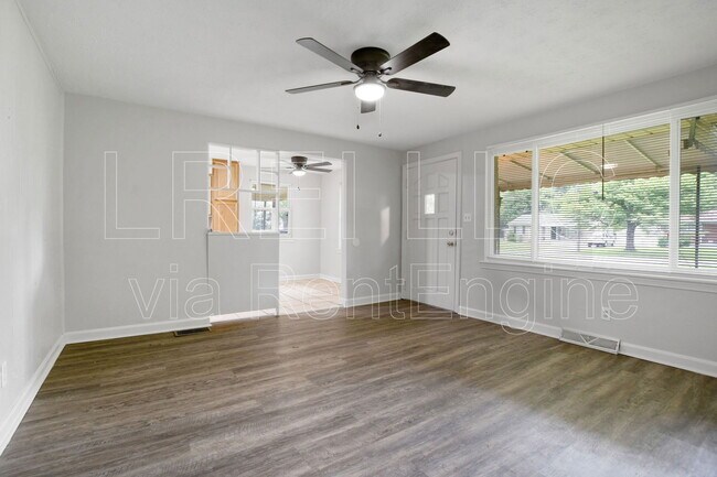 Building Photo - 3224 Patricia Dr