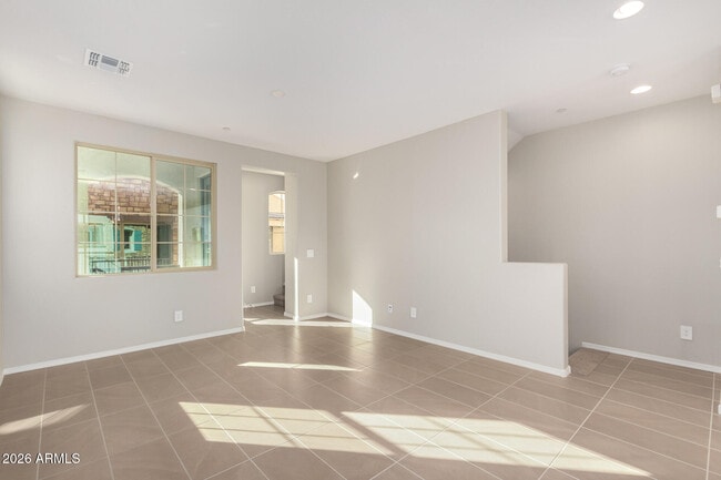 Building Photo - 1677 E Chelsea Ln