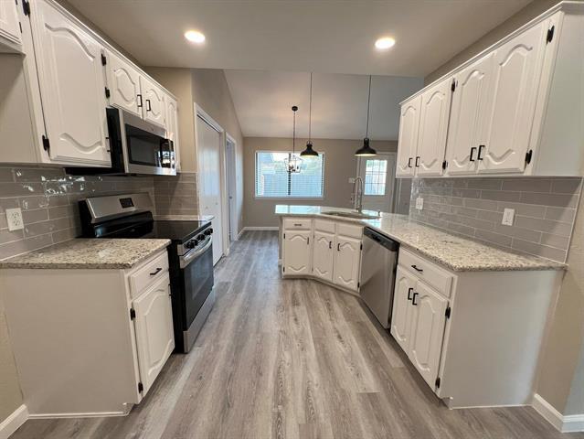 Building Photo - 1741 Clarendon Dr