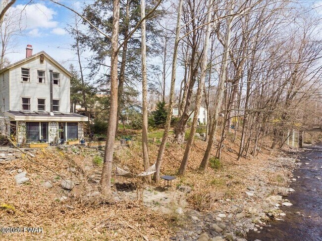 Building Photo - 144 Sawkill Ave