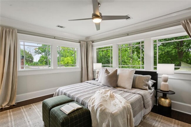 Building Photo - 843 Monroe Dr NE