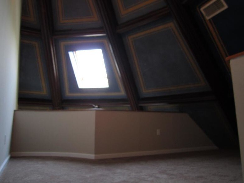 Building Photo - 17 Bow St