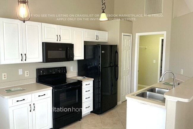 Building Photo - 4893 Fairlane Dr