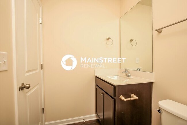Building Photo - 2 Bedroom Pet-Friendly Home in La Vergne, TN with Main Street Renewal